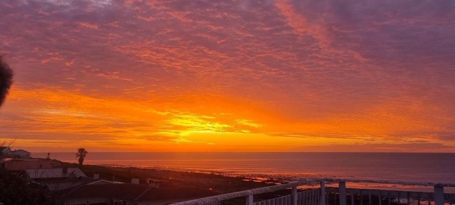 4 Bedroom Property for Sale in Perlemoenbaai Western Cape